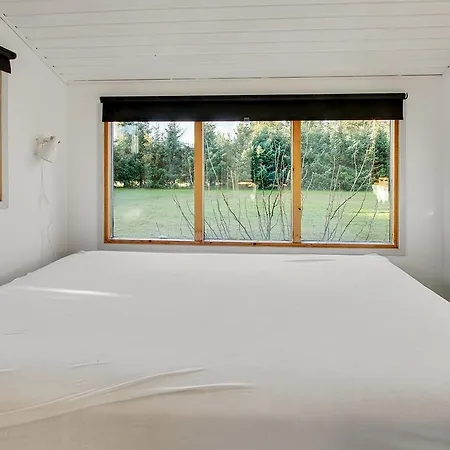 Three-bedroom Holiday In * Hals