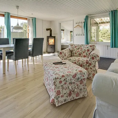 Tatil Evi Three-bedroom Holiday In Hals
